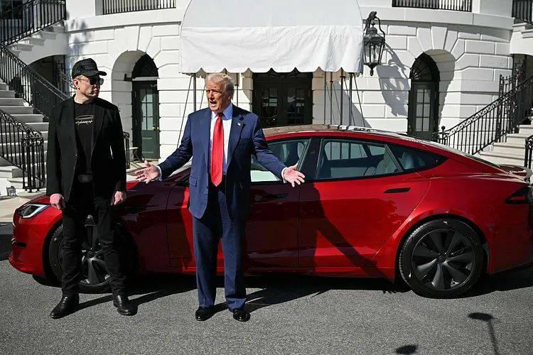 特斯拉股票又下跌！马斯克公司或将迎来“红色警报”